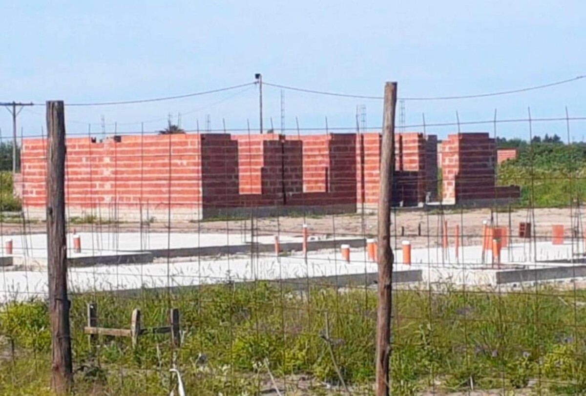 Pullaro seguirá construyendo las 212 viviendas de Reconquista ¿Qué dijo el Intendente?