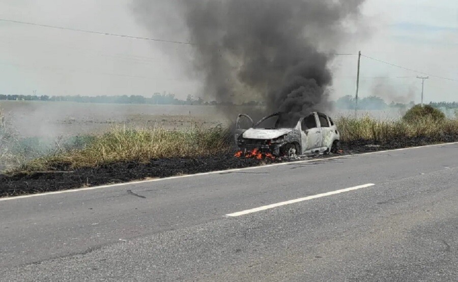 Calchaquí: Se prendió fuego el auto de un excombatiente