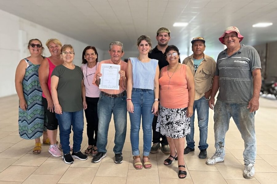 La diputada Mancini visitó el Club de Abuelos de Las Toscas