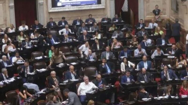 Aprueban en general ley ómnibus y el debate pasó a cuarto intermedio