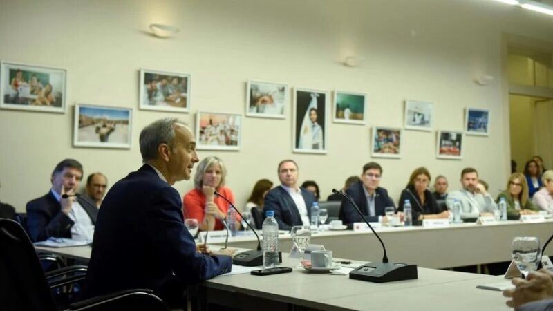 Nación convocó a ministros provinciales y gremios docentes para discutir el piso salarial