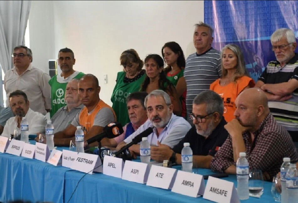 Los gremios estatales de Santa Fe contra el cierre de la paritaria 2023