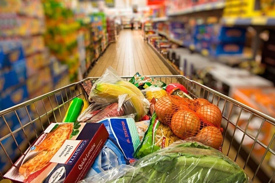 El Gobierno anunció la apertura total de importaciones de alimentos