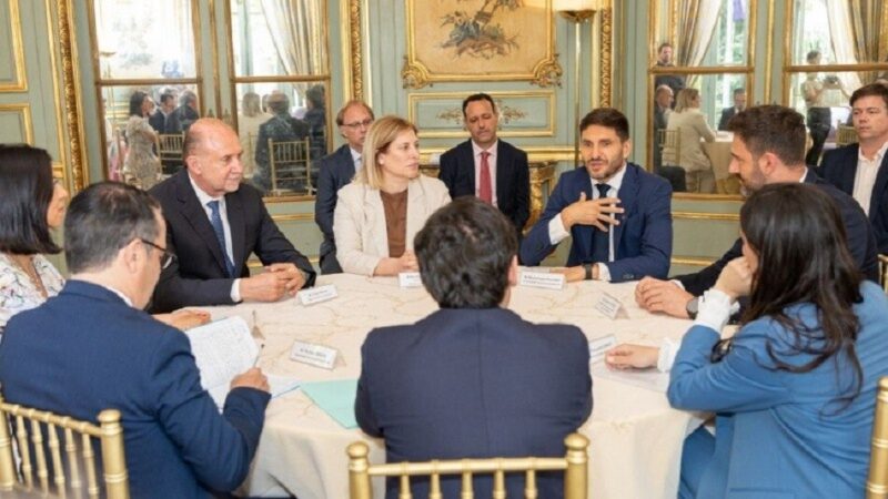 Perotti acompañó a Pullaro en la firma de un convenio con Francia
