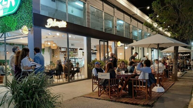 Por primera vez en un año, las altas y bajas de comercio están casi iguales