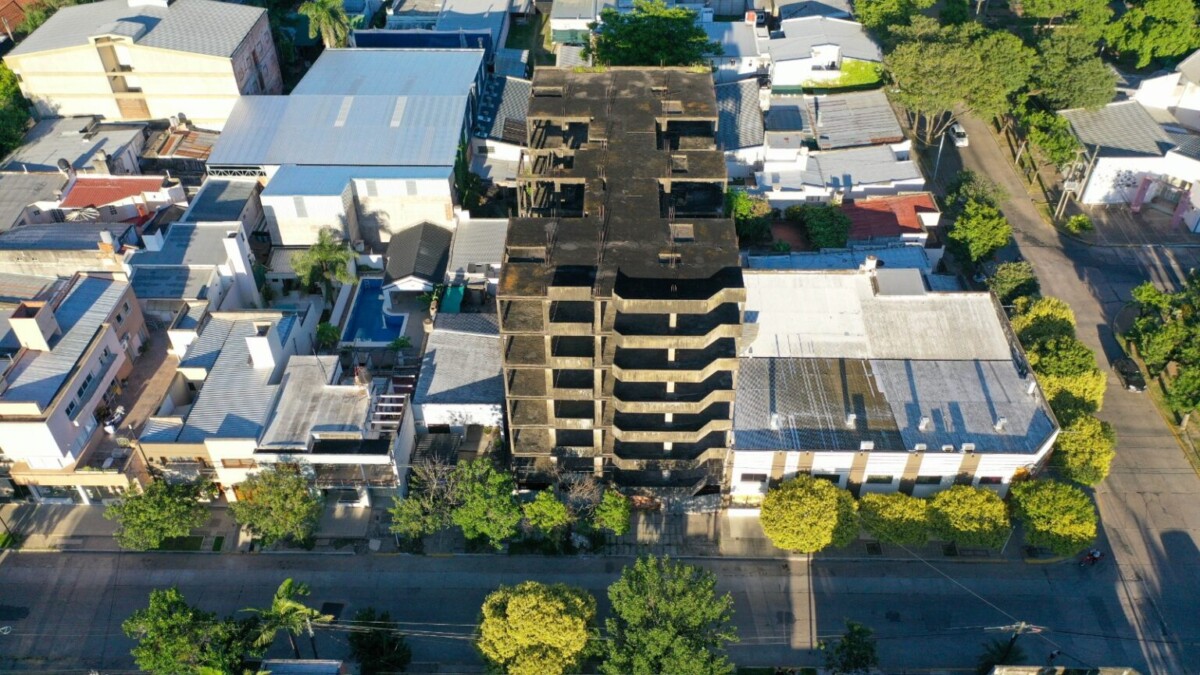 INFORME| El edificio «Elefante Blanco» que todavía forma parte de Reconquista