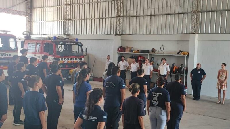 Capacitan a aspirantes a Bomberos para los cuarteles de la región
