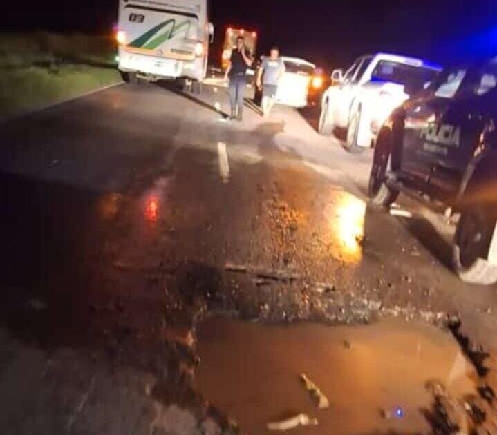 El Arazá: siete heridos al volcar un camión en la ruta 40