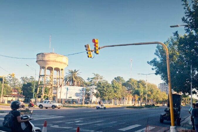 Reconquista: Semáforo habilitado en Bv. Irigoyen y Pietropaolo