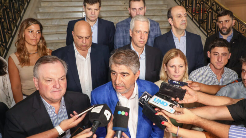 Provincia convocó a los docentes para retomar las paritarias
