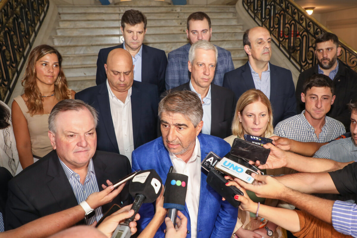 Provincia convocó a los docentes para retomar las paritarias