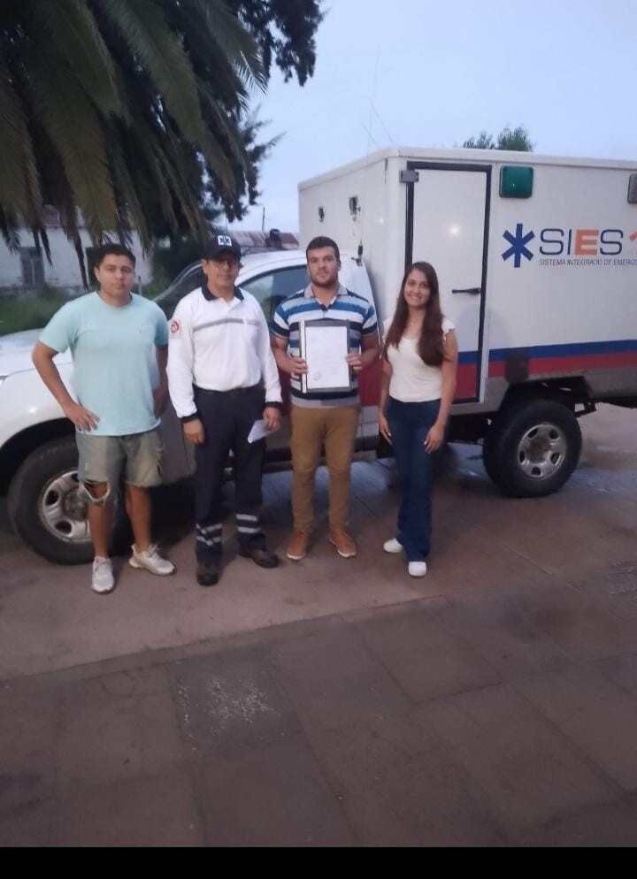 Protección Civil entregó una ambulancia a Ombú y Los Amores