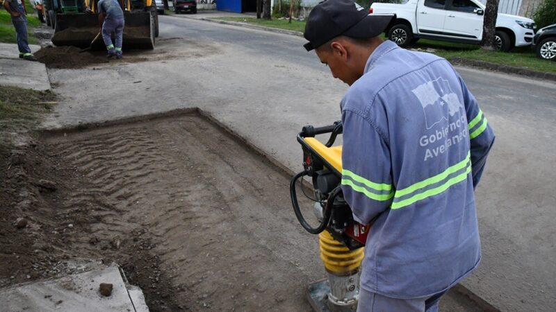 Avellaneda: avanza el plan de bacheo para mejorar el tránsito en los barrios