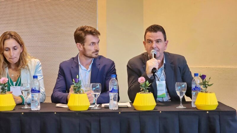 Spontón presentó los Eco Bancos en la Asamblea por el Clima