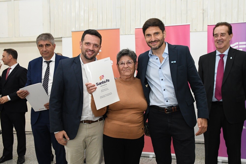 Avellaneda: 22 familias recibieron la escritura de su vivienda