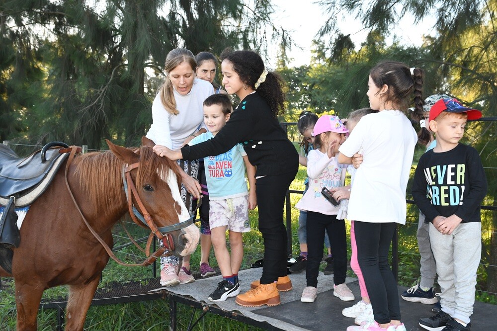 Enseñan equinoterapia en el Centro de Desarrollo Rural Avellaneda