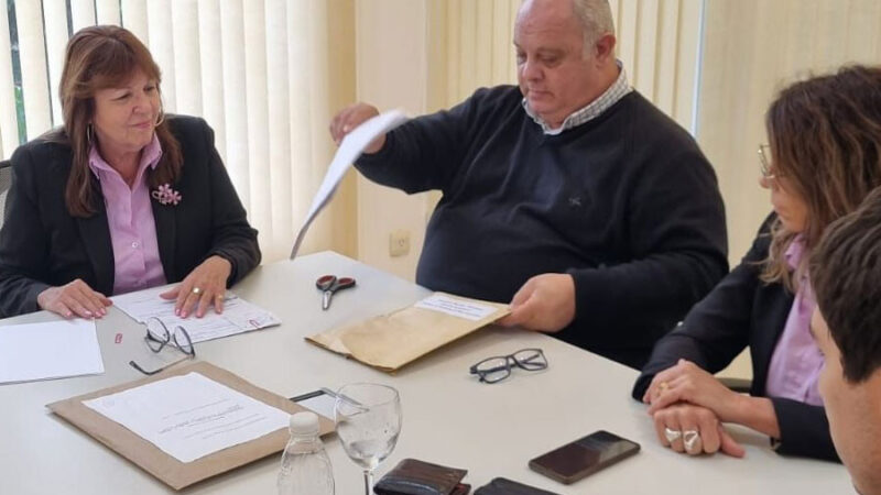 Romang: apertura de sobres para colocar pórtico en el acceso norte