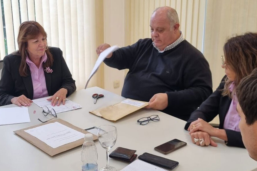 Romang: apertura de sobres para colocar pórtico en el acceso norte