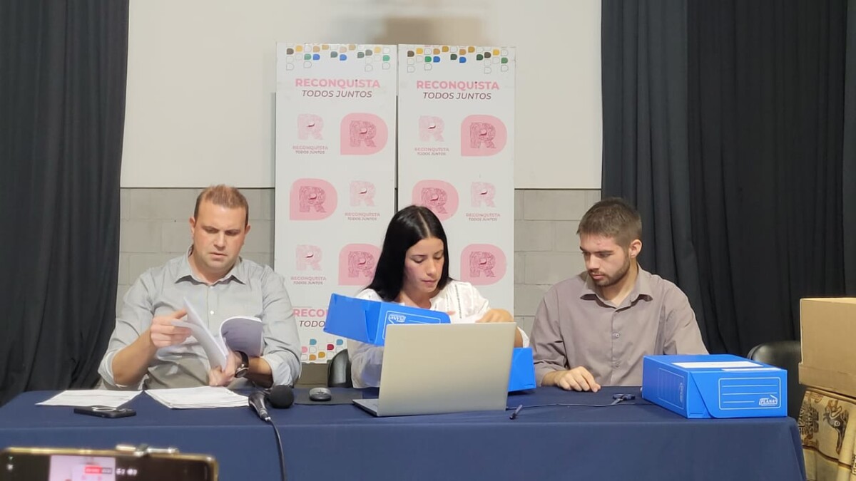 Apertura de sobres para concesión del centro de revisión técnica vehicular obligatoria