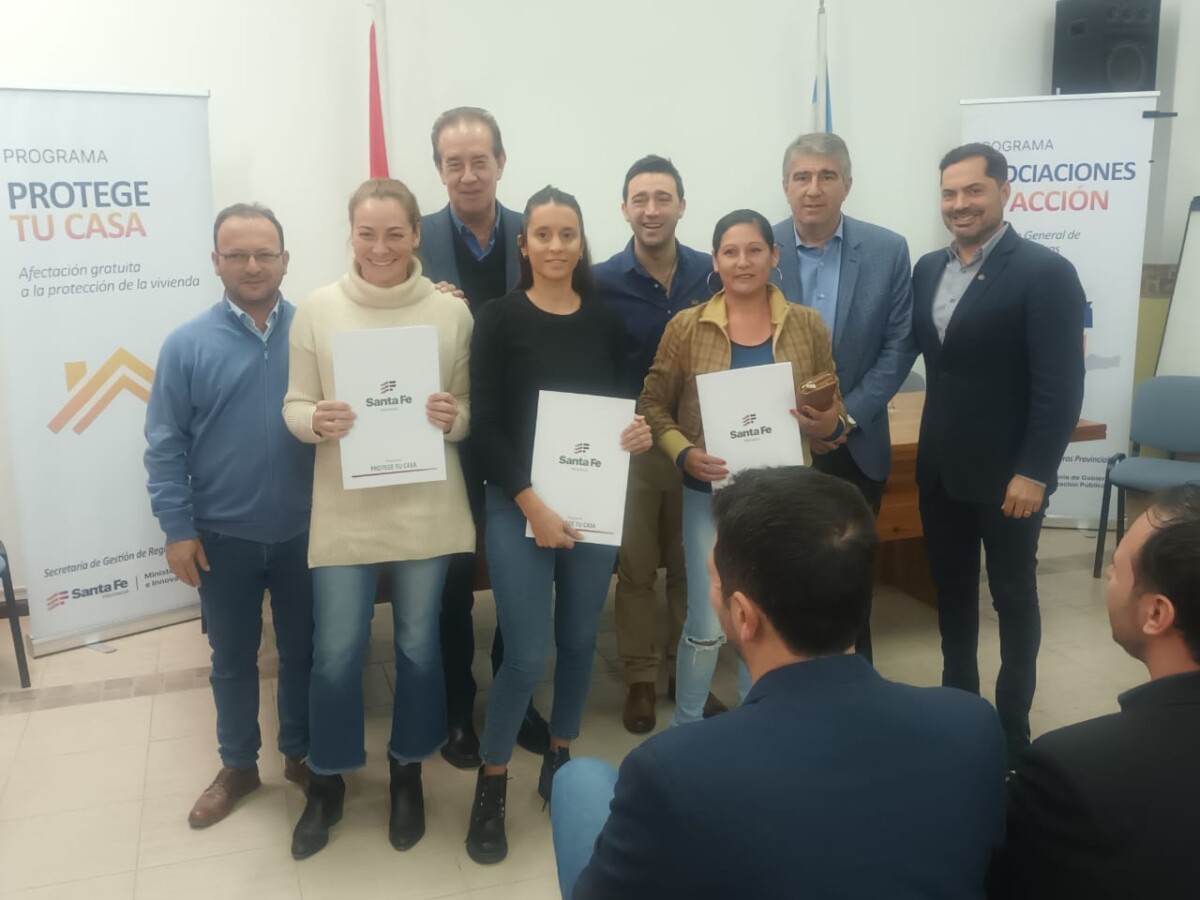 Entrega de escrituras pertenecientes al Programa «Protege tu Casa»