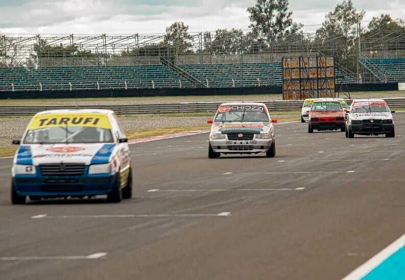 Automovilismo: Termas de Río Hondo vibró con el Car Show