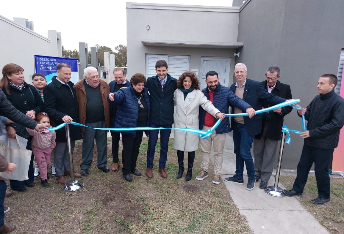El gobernador Pullaro cerró su gira en el norte, entregando viviendas en Vera