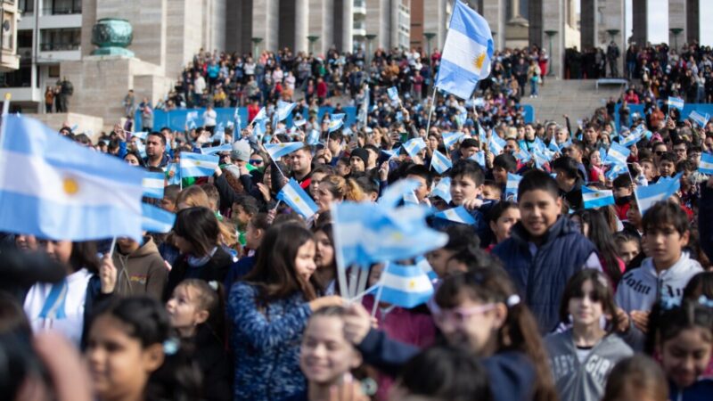 En Rosario, más de 3 mil alumnos de todo el país prometieron Lealtad a la Bandera