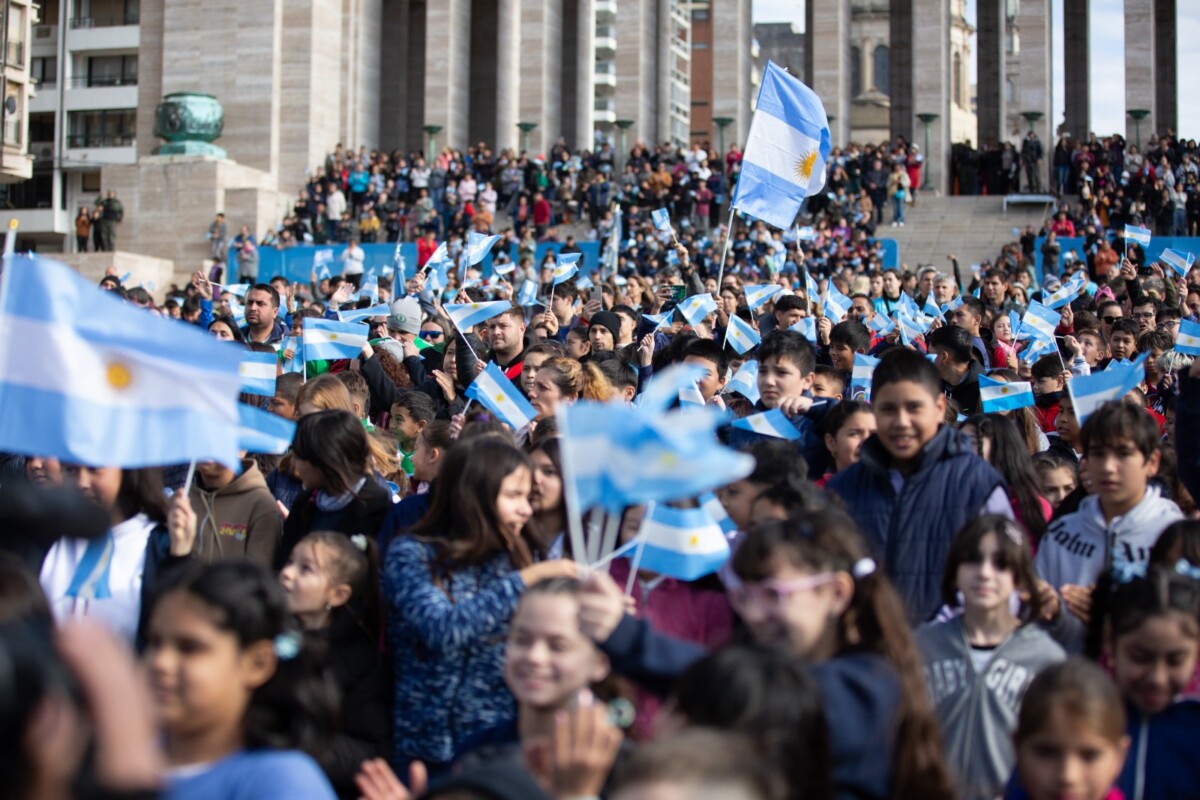 En Rosario, más de 3 mil alumnos de todo el país prometieron Lealtad a la Bandera
