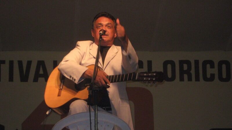 El chamamecero Mario Bofill está internado lúcido y en buen estado