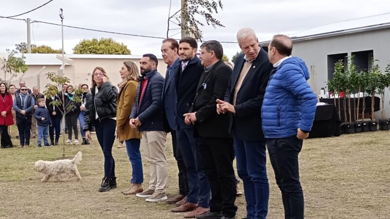 Marcón participó de la entrega de viviendas en Nicanor Molinas