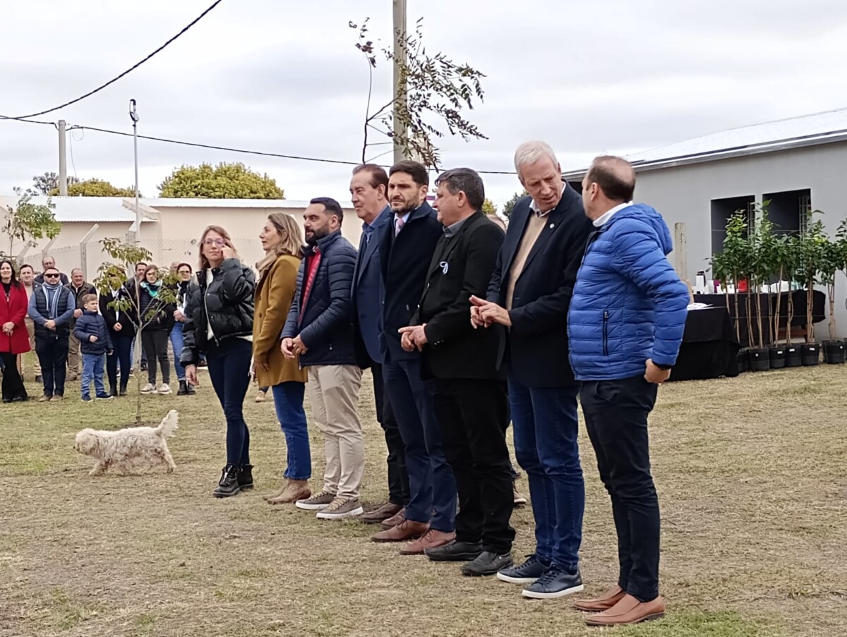 Marcón participó de la entrega de viviendas en Nicanor Molinas