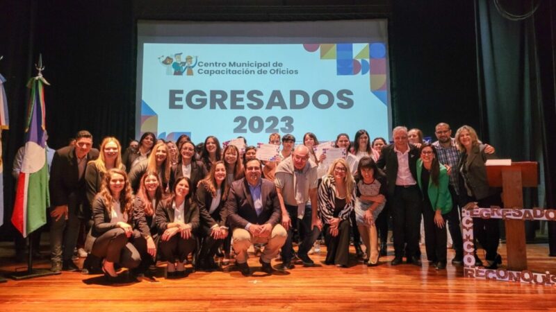 Primeros egresados del Centro Municipal de Oficios de Reconquista