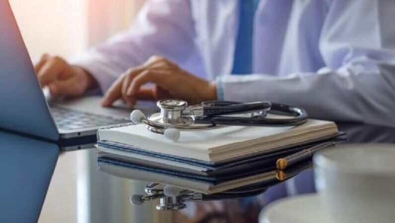 Telemedicina: afiliados a Iapos pueden acceder al servicio las 24 horas