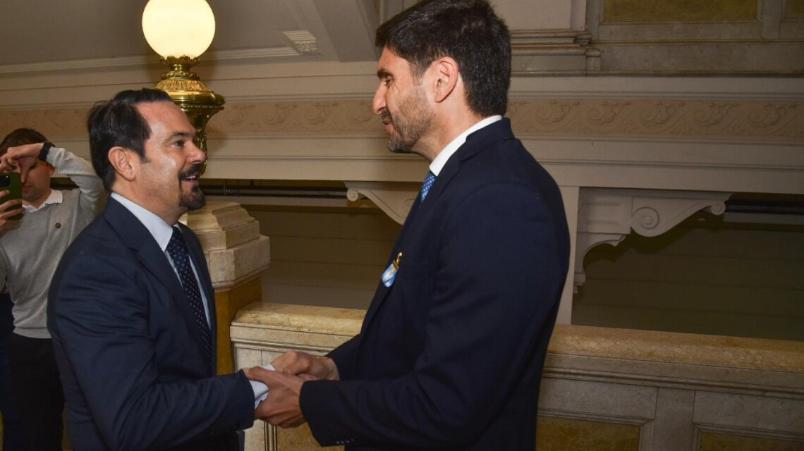 Pullaro recibió en Rosario al embajador de Francia