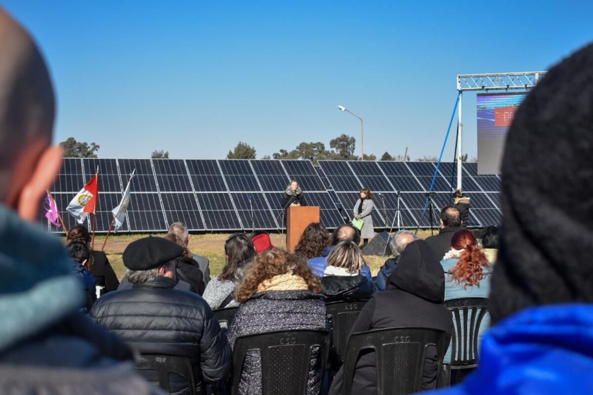Energías renovables: se inauguró un parque fotovoltaico en San Gregorio