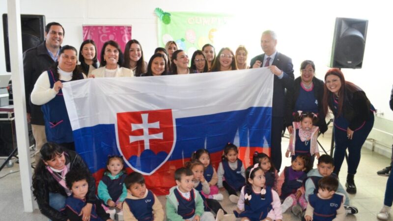 Reconquista fortalece lazos con líderes globales recibiendo al Embajador de Eslovaquia