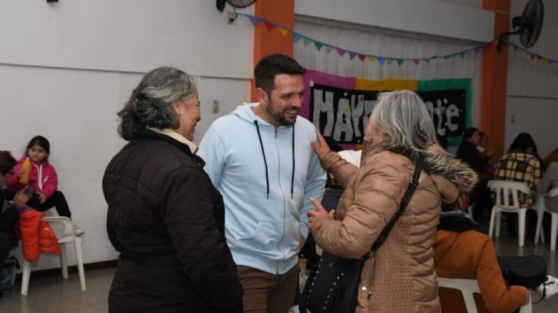 Avellaneda celebra el buen trato al adulto mayor con la “Peña de los Chicos Grandes”