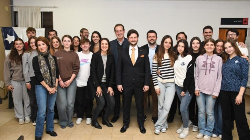 Avellaneda: el Intendente y el Cónsul de Italia comparten con estudiantes del Programa Lazos