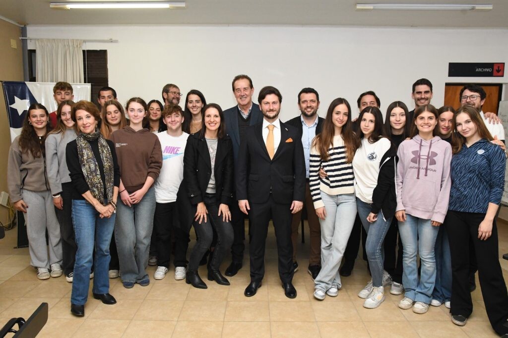 Avellaneda: el Intendente y el Cónsul de Italia comparten con estudiantes del Programa Lazos