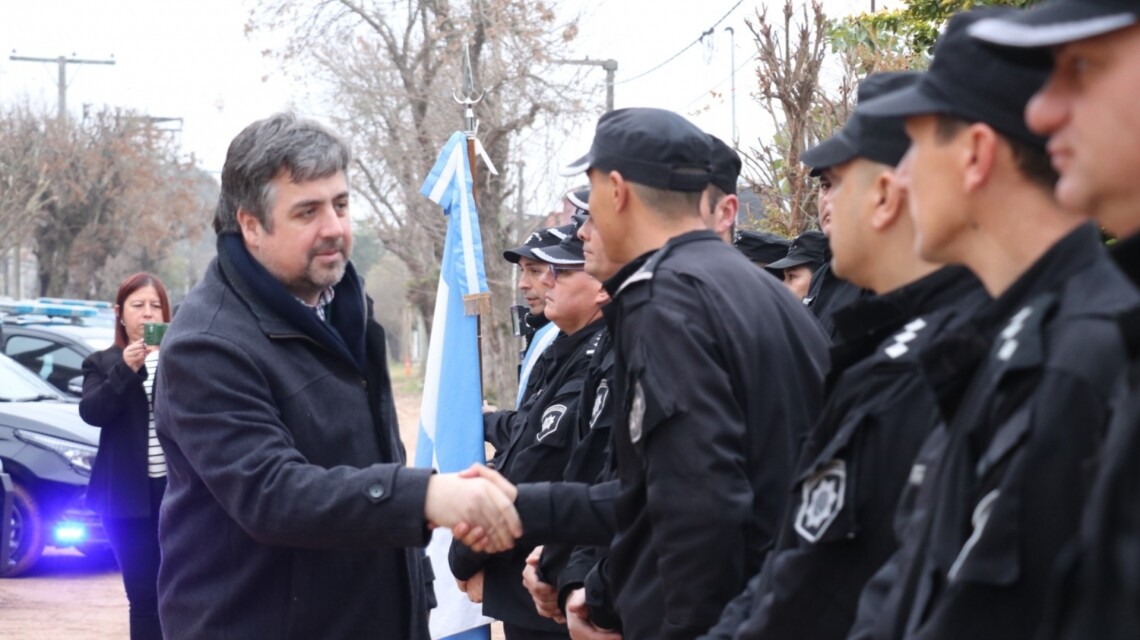 Provincia entregó patrulleros e inauguró una torre de comunicaciones en Helvecia