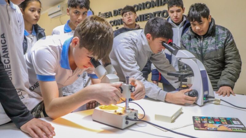 Alumnos de la Escuela Industrial de Avellaneda visitaron la Estación de Fauna en Reconquista