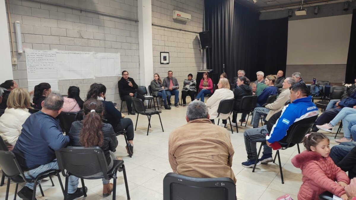 Reconquista trabaja con los vecinos en busca de completar su red de agua domiciliaria