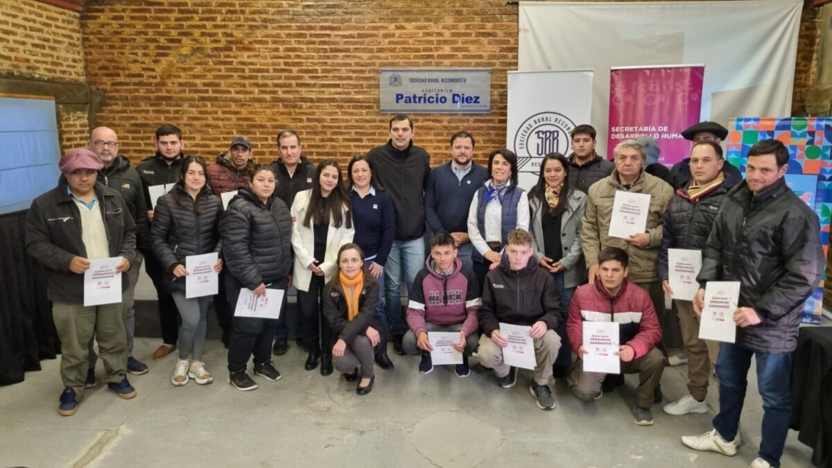 Firman convenio para capacitar a operarios ganaderos