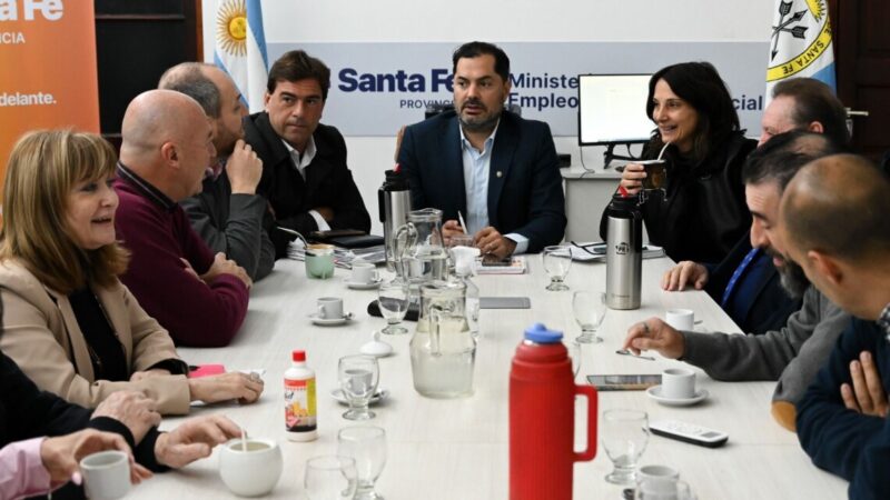 El viernes se reanudan las paritarias con los gremios estatales y docentes