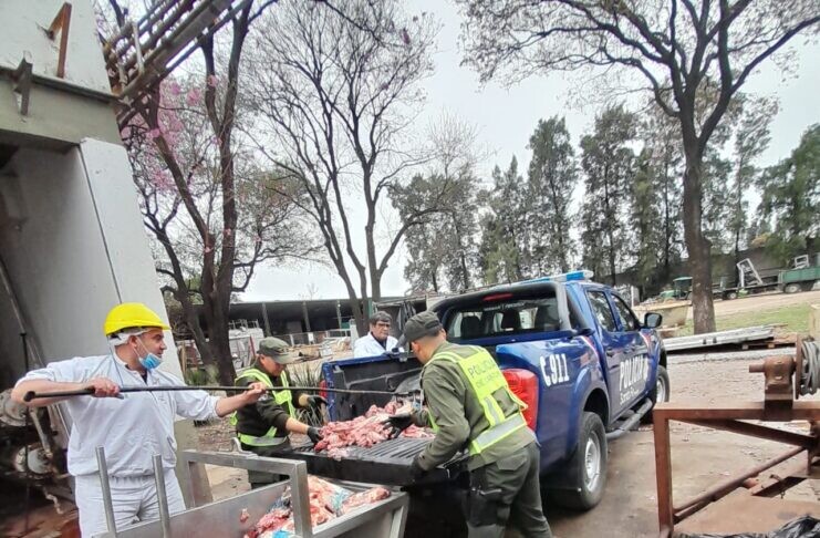 Secuestran 120 kilos de carne sin controles sanitarios en una carniceria Reconquista
