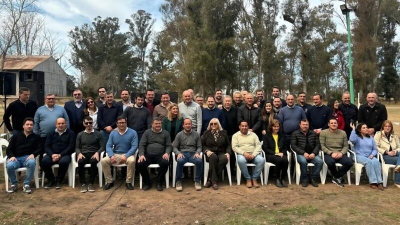 Sponton participó del Foro de Intendentes Radicales en Sastre