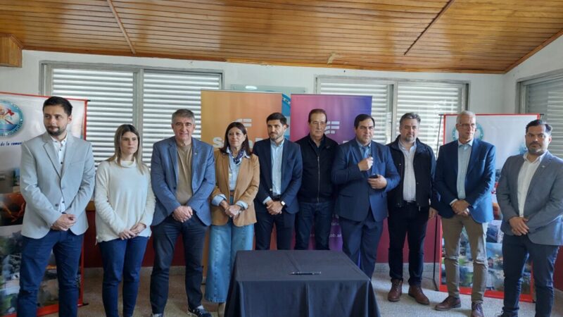 Pullaro entregó aportes a instituciones de Reconquista