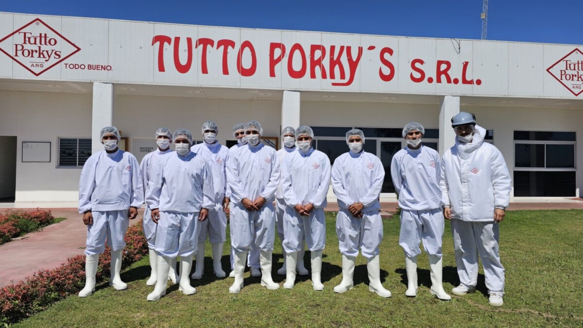 7 jovenes reconquistenses se capacitarán en la empresa Tutto Porkys