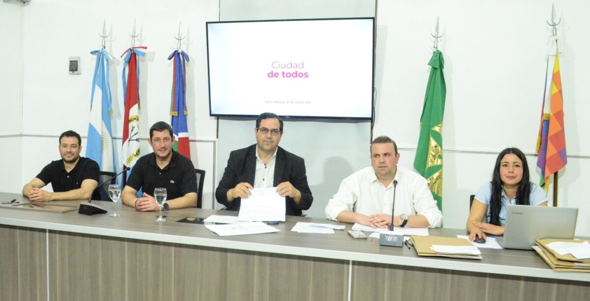 Apertura de sobres para licitaciones de nueva maquinaria municipal en Reconquista