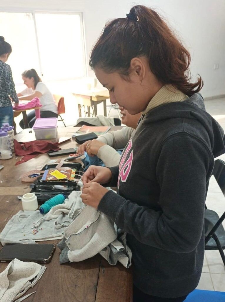 Nuevos cursos de corte y confección y maquinaria agrícola en Avellaneda